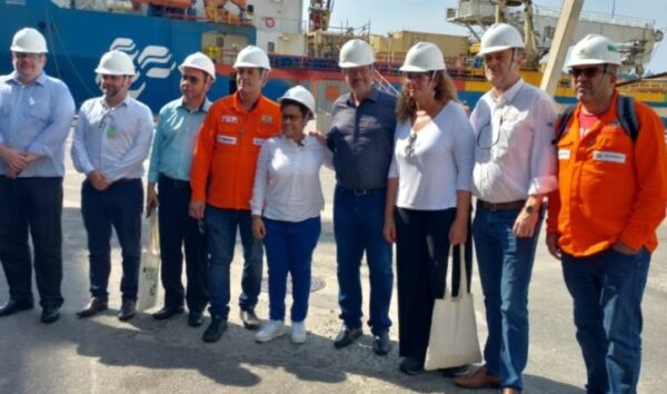 Diretores do SindipetroNF participam de inspeção no Estaleiro Mauá Jurong com parlamentares em busca da revitalização da indústria naval no Rio de Janeiro
