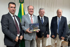 Autoridades de Niterói e Estaleiro Mauá Buscam Investimentos para a Indústria Naval em Brasília