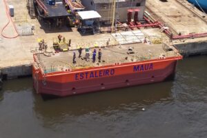 Estaleiro Mauá finaliza a restauração da “Porta Batel” do seu Dique Seco