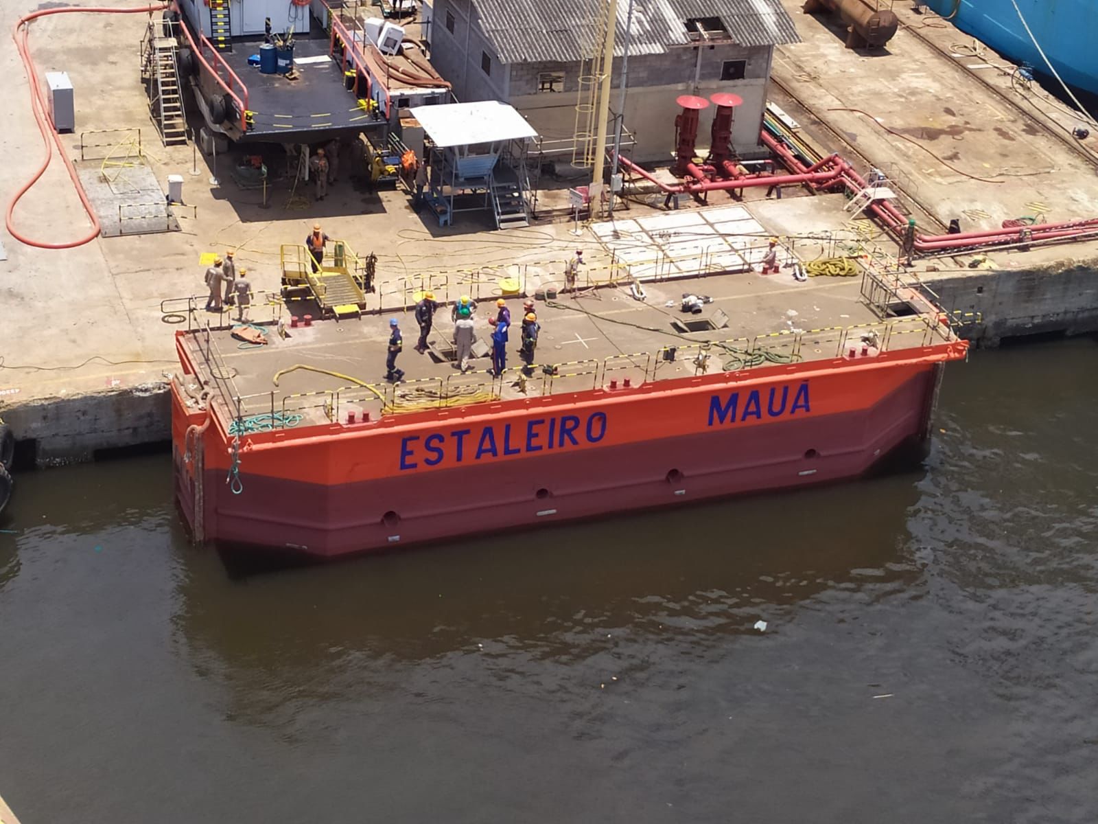 Estaleiro Mauá finaliza a restauração da “Porta Batel” do seu Dique Seco